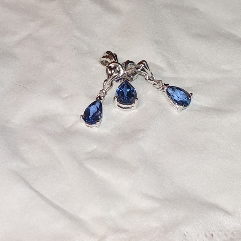 Blue Sapphire 10kt w gold Pendant+Earrings set